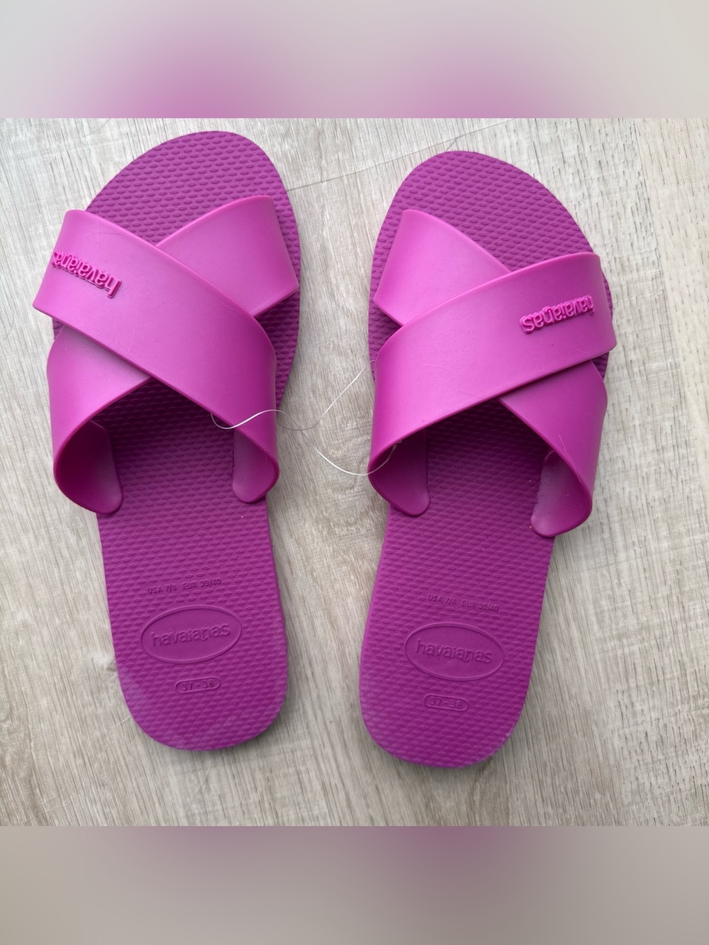 Havaianas Magenta Pink Slide Sandals - Picture 1 of 3